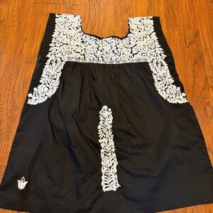 Chic Black and White Embroidered Blouse